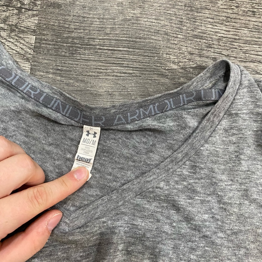 UNDER ARMOUR TEE